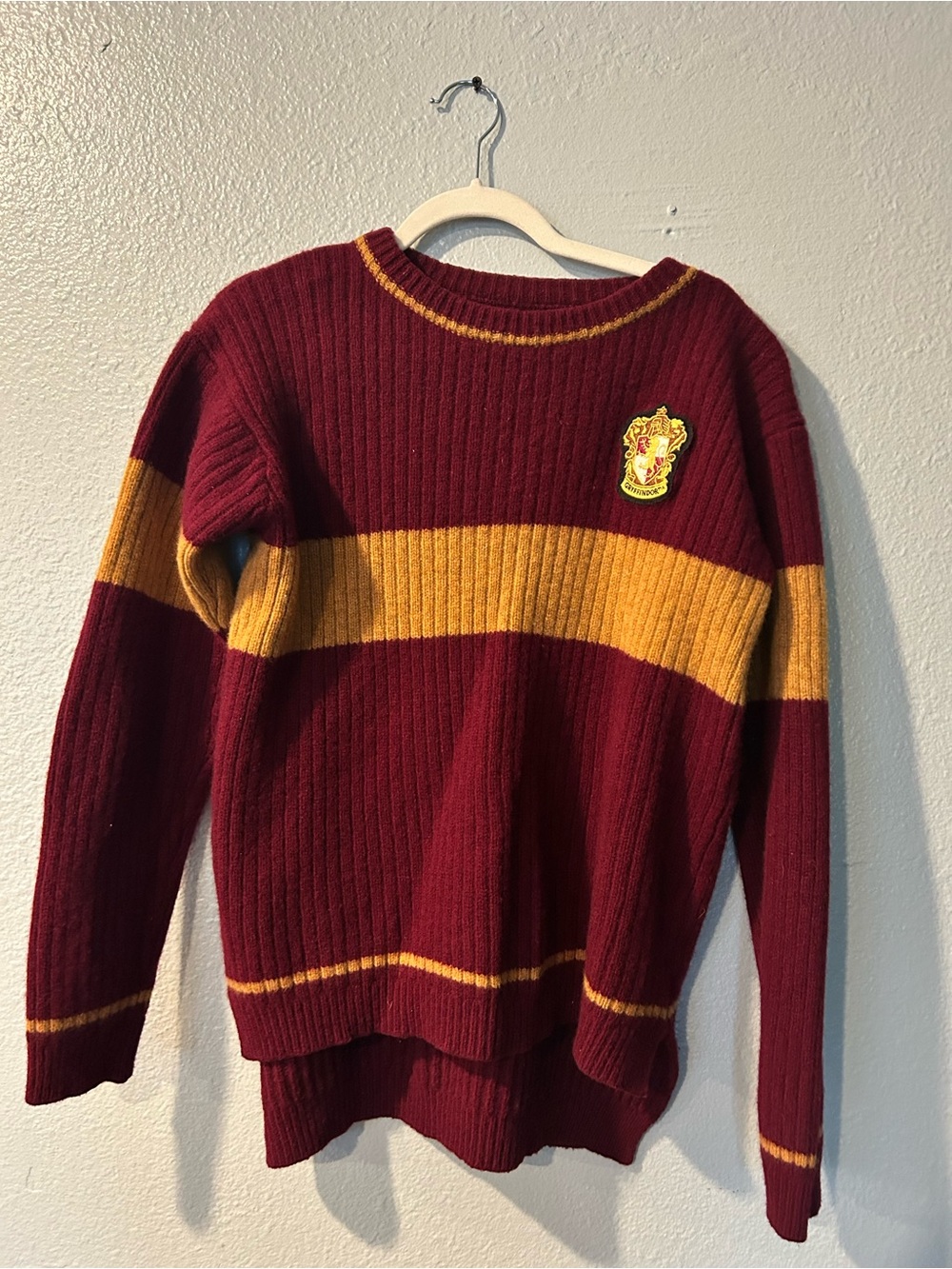 Harry Potter Authentic Universal Studios Gryffindor Sweater Made in Scottand. XL